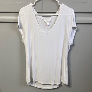 Market & Spruce White V-Neck Short Sleeve Tee